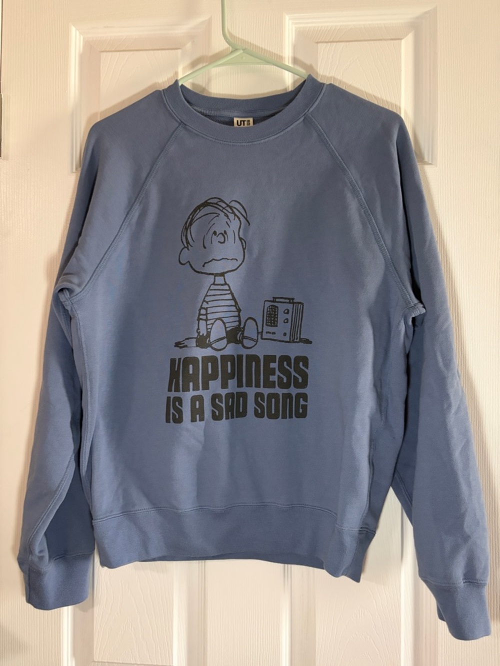 UNIQLO Peanuts Blue Crewneck Graphic Sweatshirt